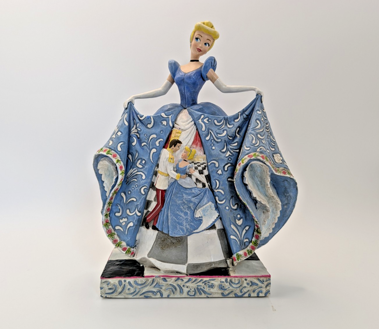 Disney Traditions Showcase Cinderella Romantic Waltz Figurine Jim Shore Scene4