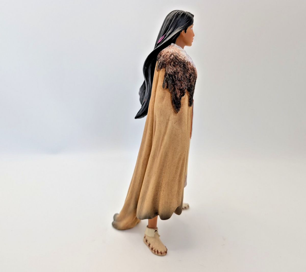 Disney Showcase Couture de Force Pocahontas 6008692 by Enesco - Unboxed - product view 9