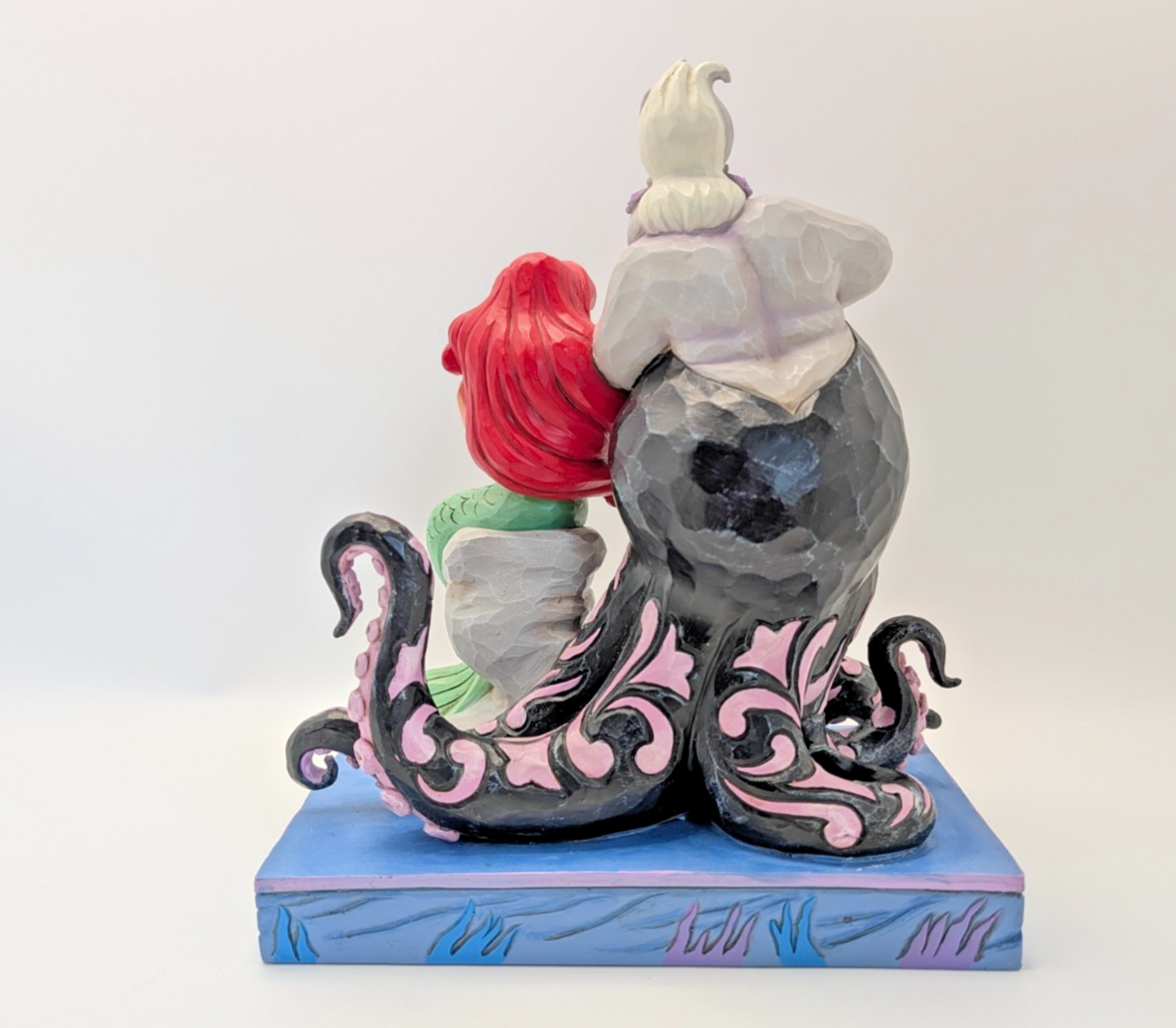 Disney Traditions Ariel and Ursula Wicked and Wishful 6010094 – close-up detail