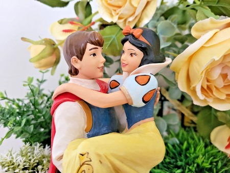 Disney Traditions Snow White & Prince Figurine Happily Ever After 4049623 Shore2