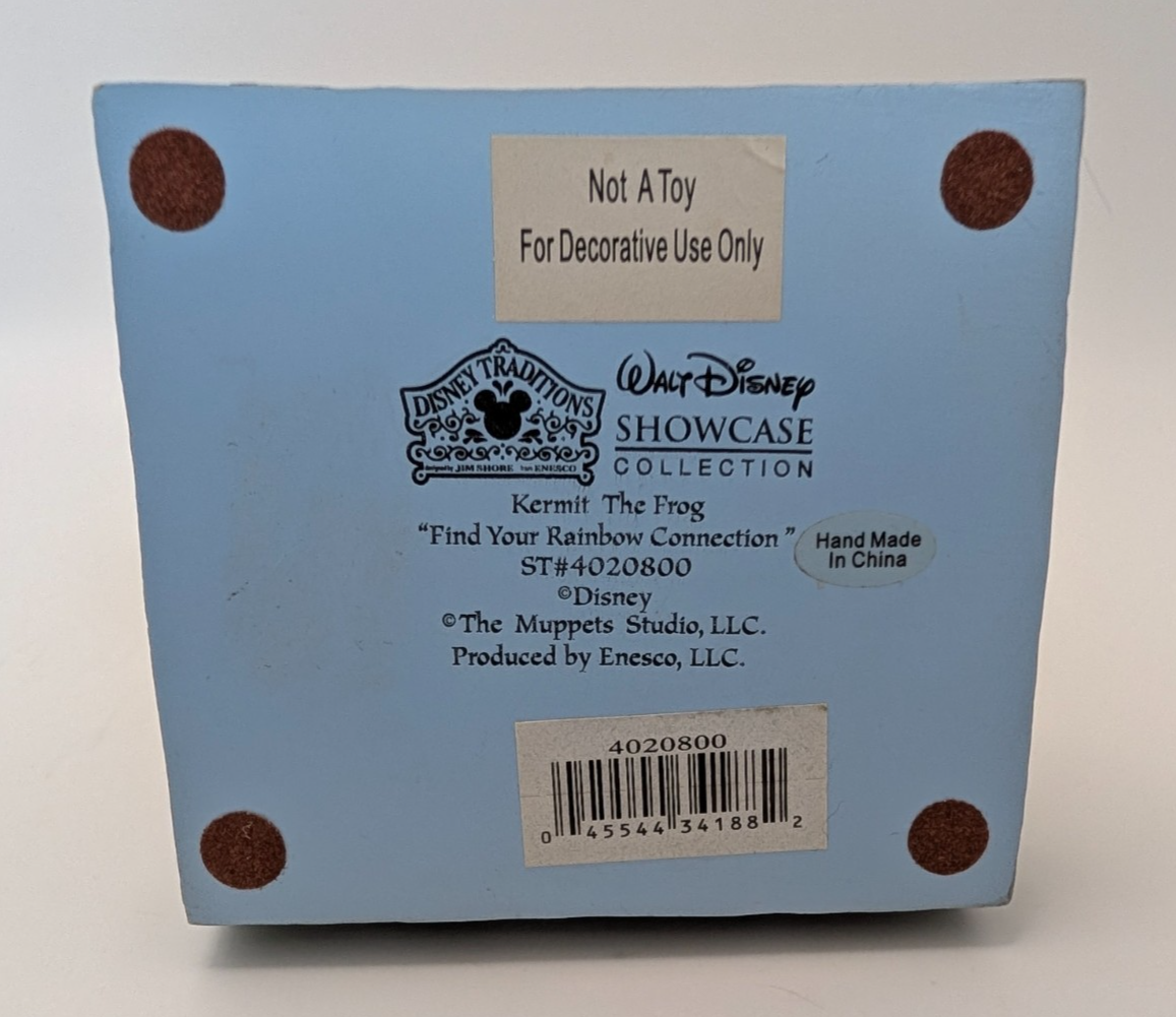 Disney Traditions Kermit Find Your Rainbow Connection 4020800 – three-quarter view