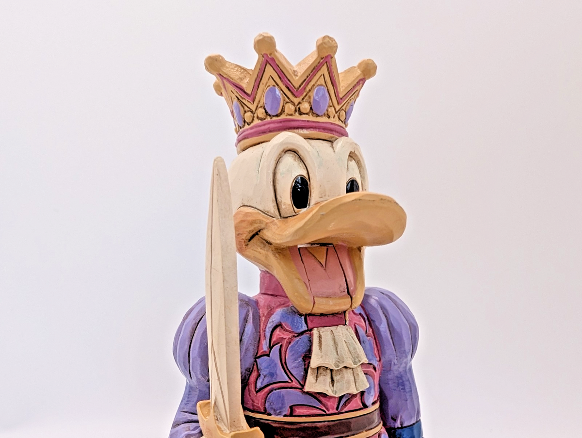 Disney Traditions Donald Duck Reigning Royal Nutcracker 6000948 – detail and condition photograph 14