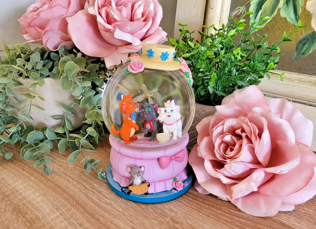 Disney Aristocats Snowglobe Disneyland Paris Exclusive Aristocats Kittens Marie0