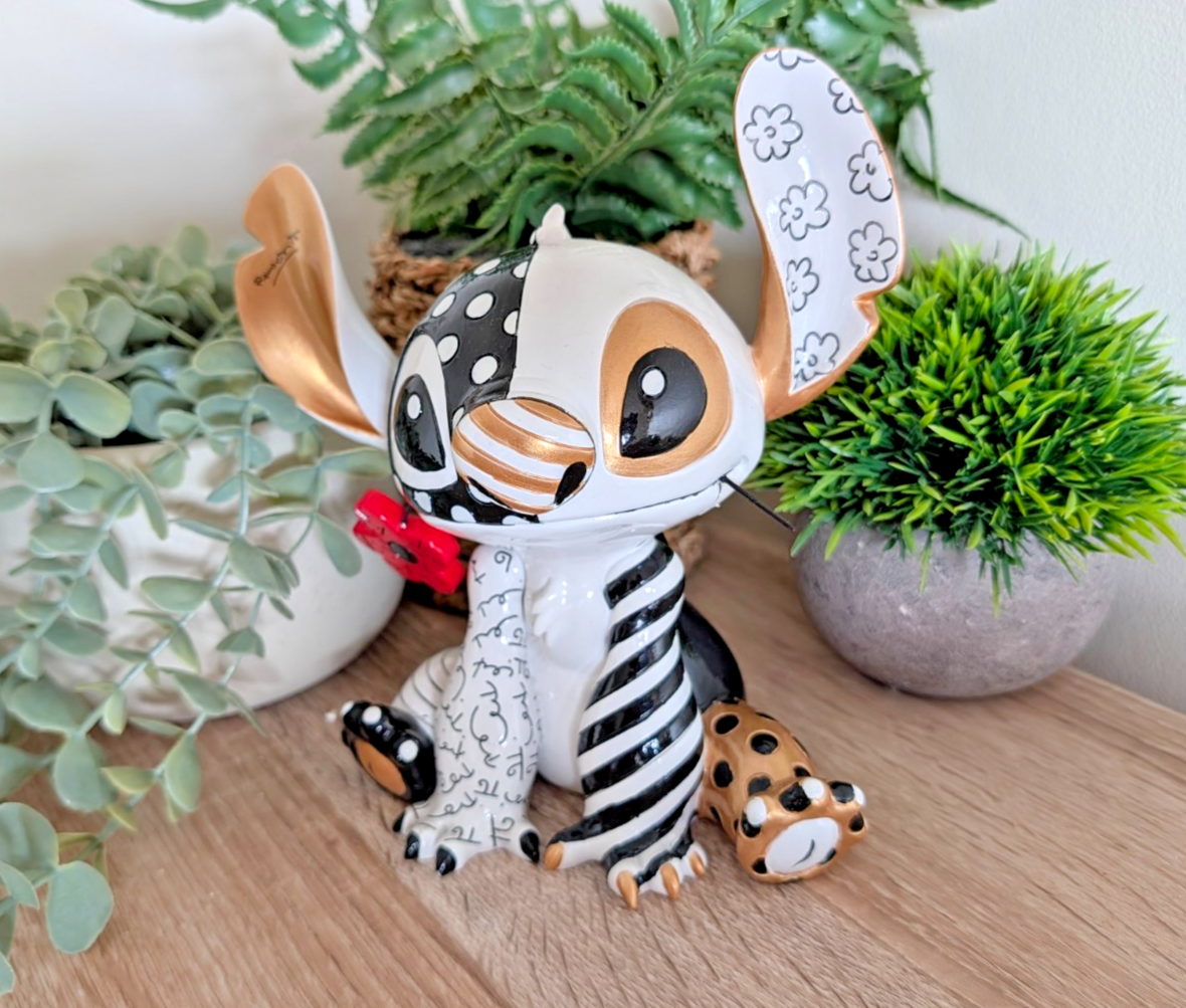 Disney Britto Midas Stitch 6010309 unboxed figurine - left side view