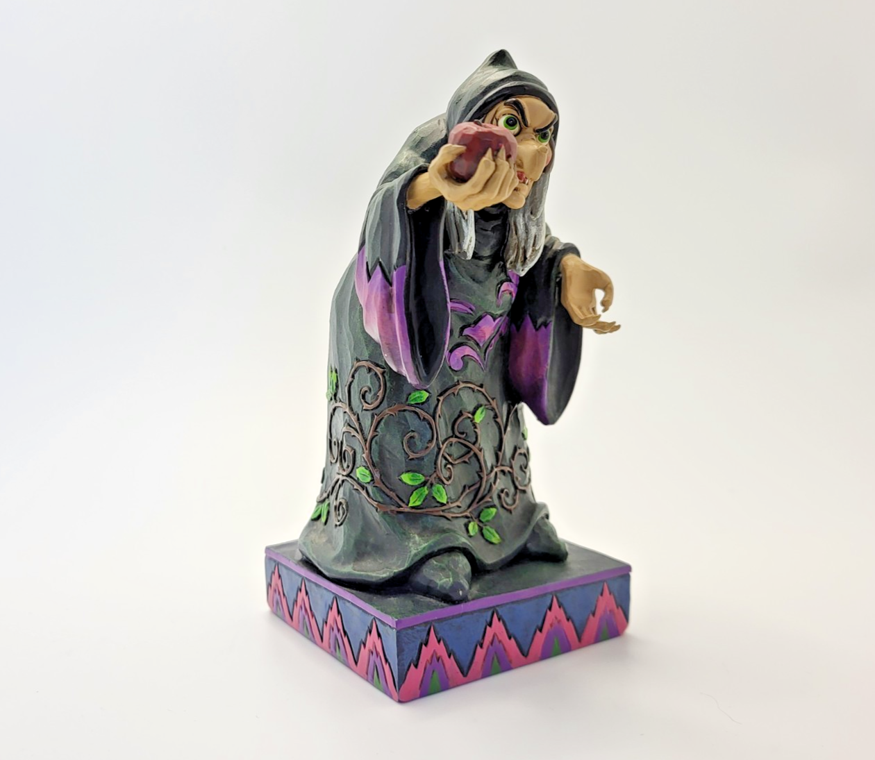Disney Traditions Take A Bite Figurine  Old Hag Evil Queen Snow White Ornament13