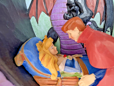 Disney Traditions True Love's Kiss Aurora Prince Philip and Maleficent figurine photo 16