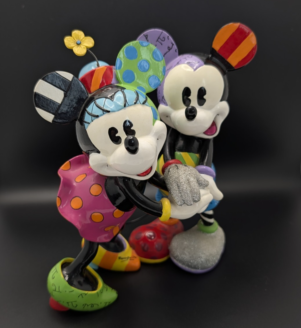 Disney Britto Mickey and Minnie 4049689 limited edition 1726 of 2500 figurine - view 3