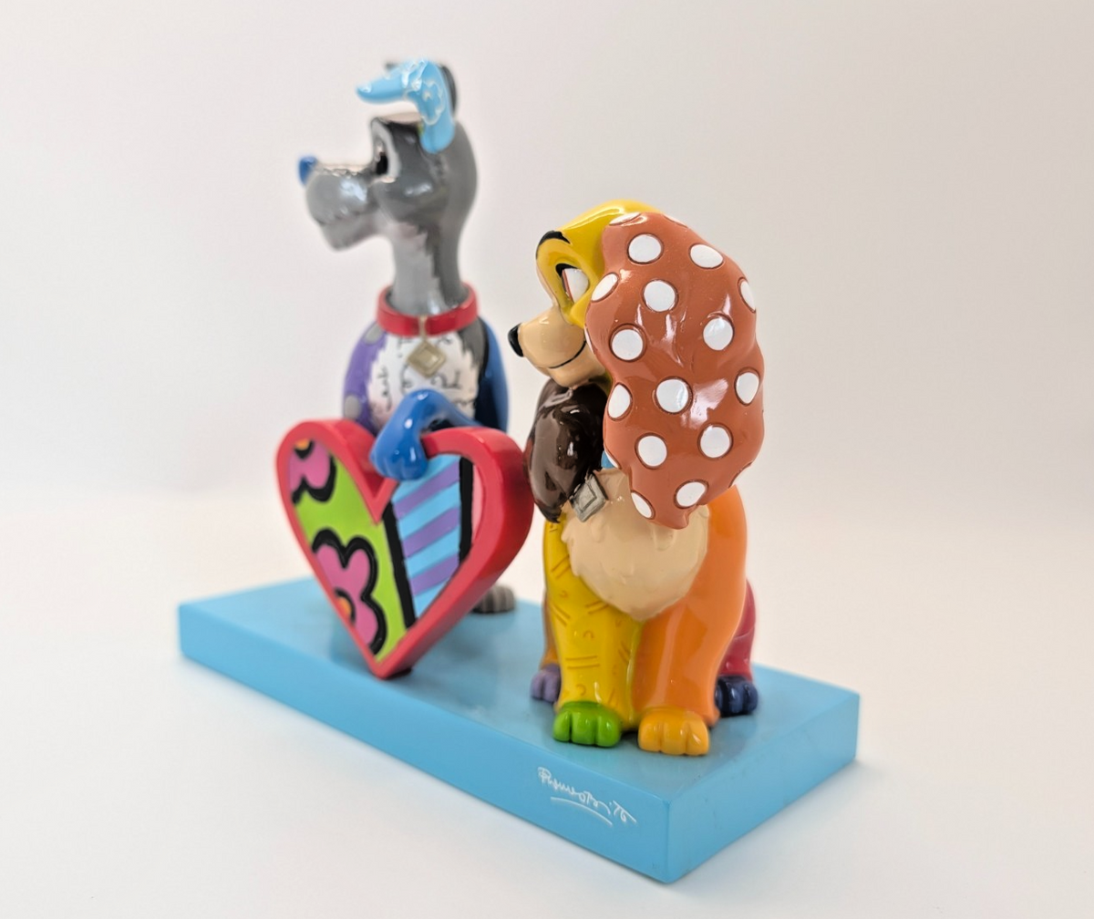 Disney Britto Lady and the Tramp 6008528 unboxed figurine - three-quarter view