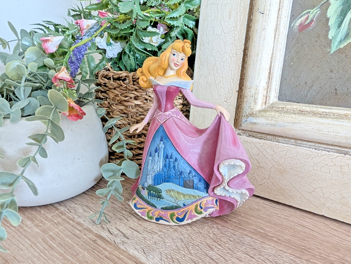 Disney Traditions Aurora Once Upon a Kingdom 4045242 Castle Dress – detail and condition photograph 3