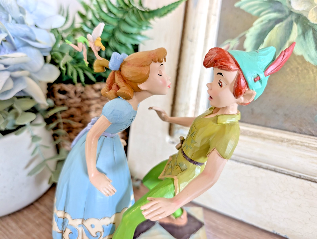Disney Traditions Peter Pan An Unexpected Kiss Figurine 4059725 Boxed - view 3