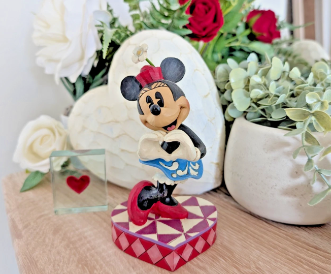 Disney Traditions Minnie Mouse Figurine - Jim Shore 4037519